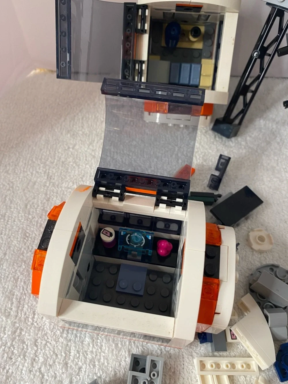 LEGO -  City Modular Space Station Science Toy 60433 incomplete parts - Picture 8 of 13